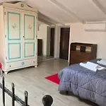 Apartment- Near The Cathedral アパート