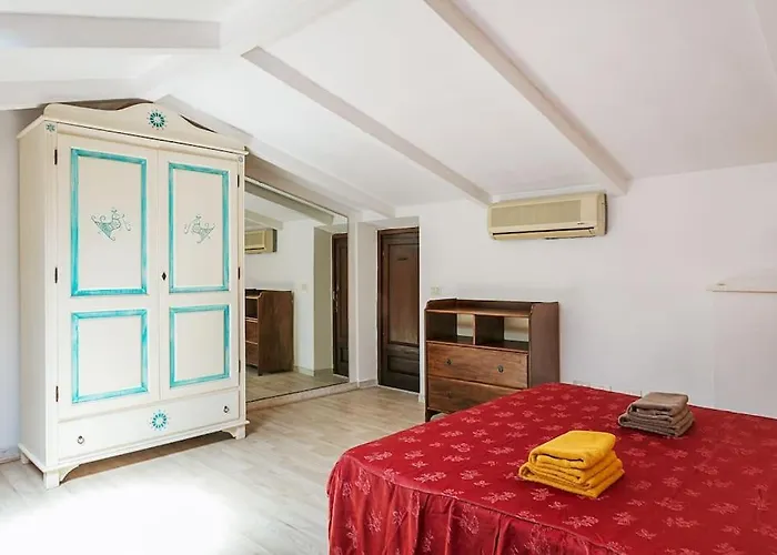 Apartment- Near The Cathedral * Ольбия